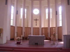 Silberleuchter am Altar