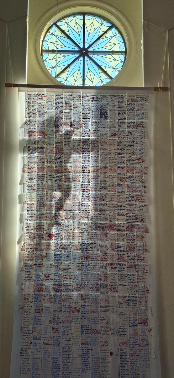 Fastentuch und Kreuzverhüllung, Kunstaktion – Passionssonntag 2026 – Kleiner Michel